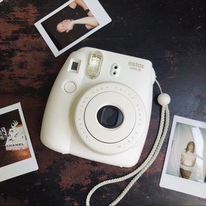 ✨SOLD ✨ White fujifilm instax mini 8